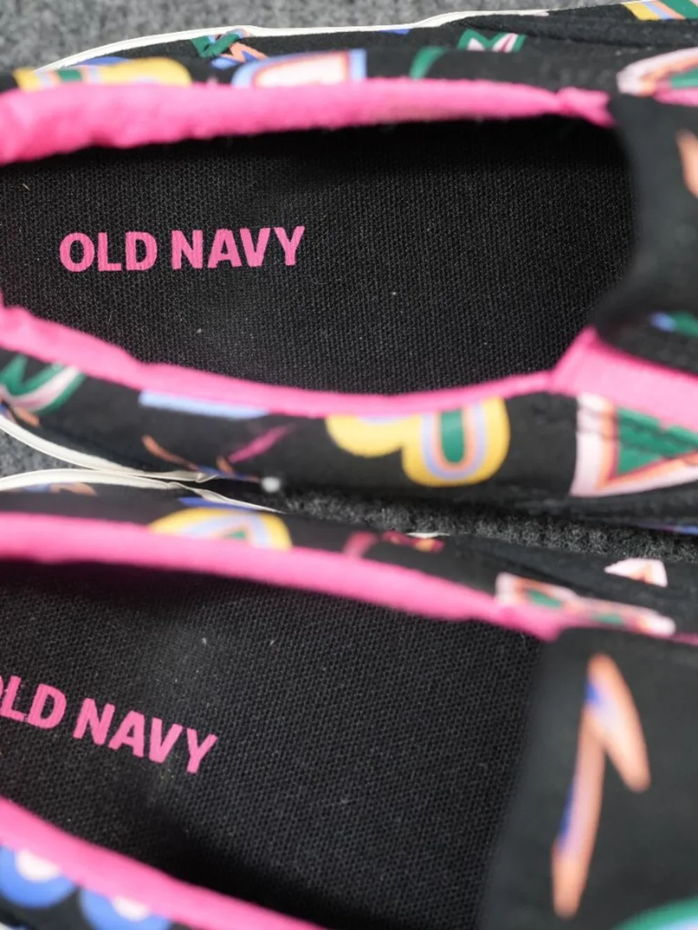 Old Navy Girl Slip On Canvas Sneakers Black With Colorful Heart Print Youth - 2